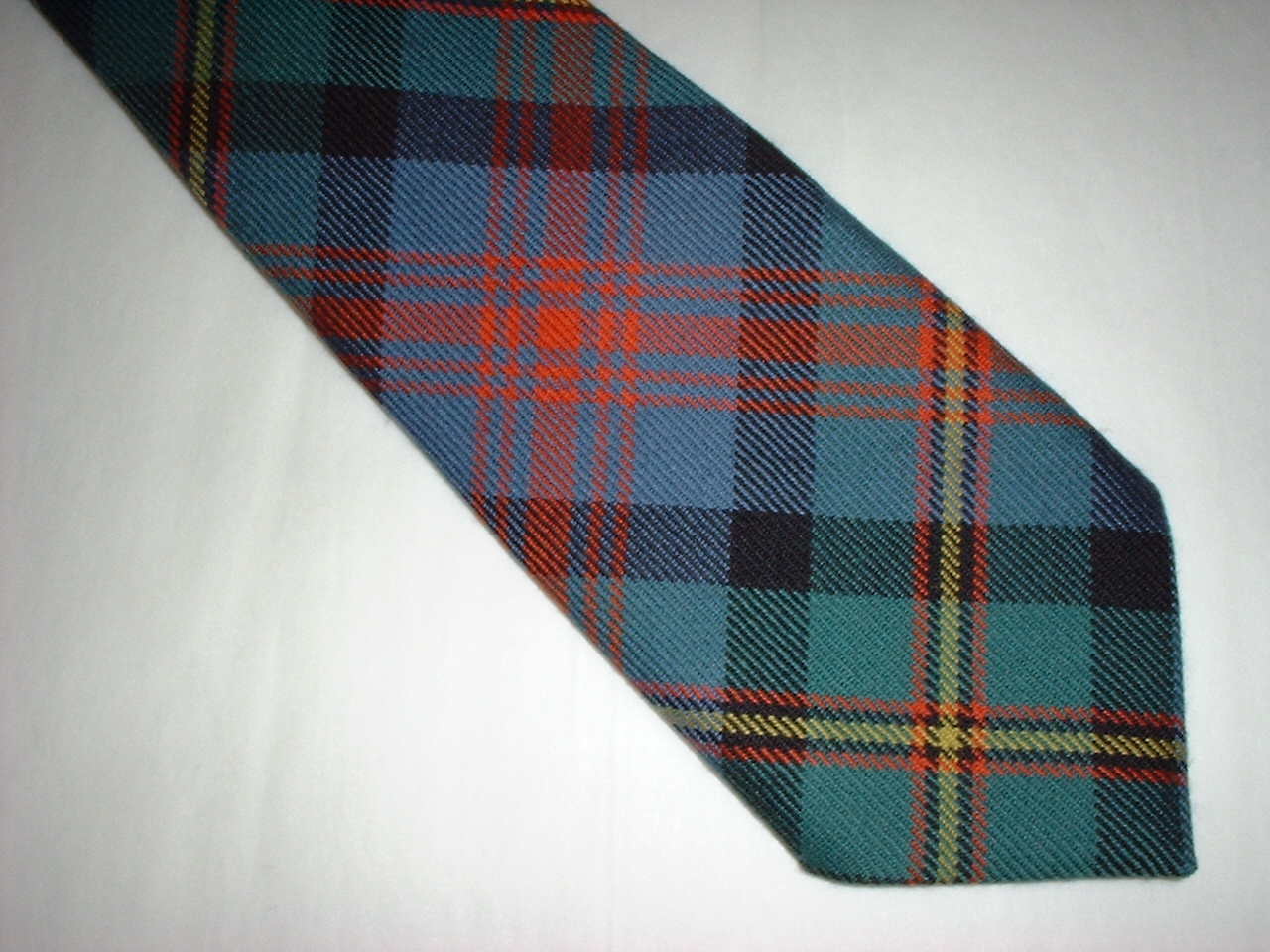 Logan Ancient Tie - Edinburgh Castle Scottish Imports