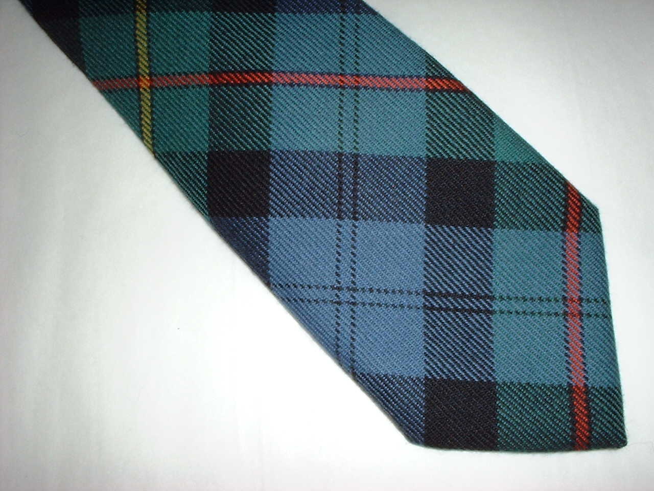 MacEwan Ancient Tie - Edinburgh Castle Scottish Imports